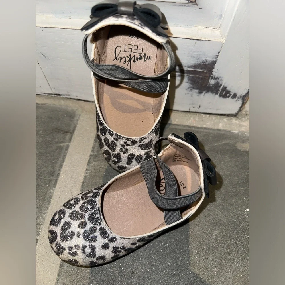 Monkey Feet Glitter Gray Leopard Print Stylish Leather Strap & Bow Slide’s